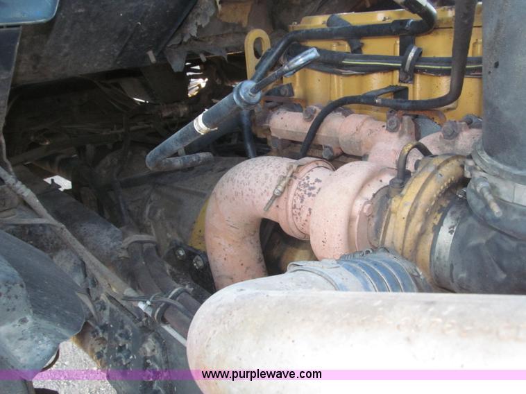 image for item B5324 2001 Sterling LT9501 tri axle dump truck