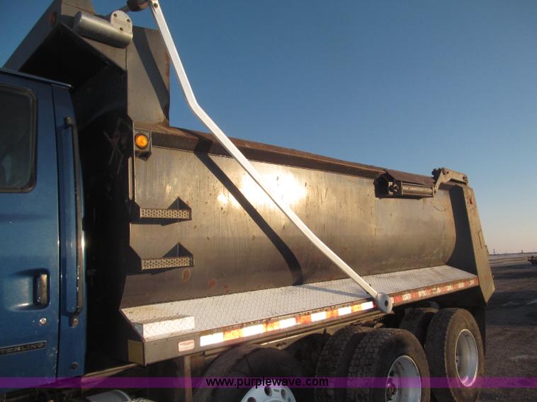 image for item B5324 2001 Sterling LT9501 tri axle dump truck