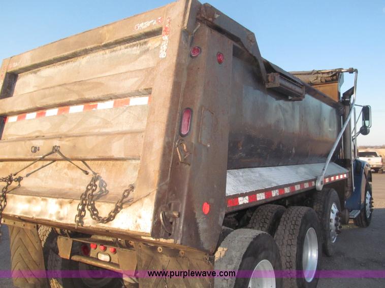 image for item B5324 2001 Sterling LT9501 tri axle dump truck