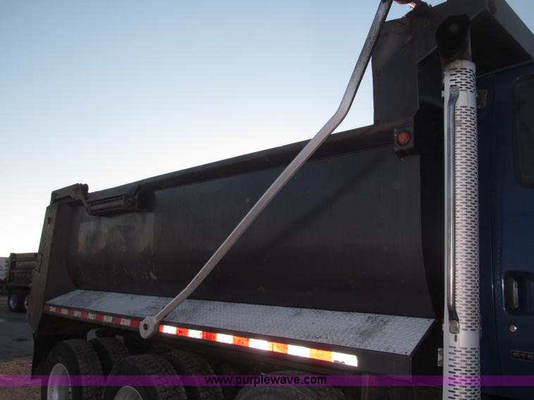 image for item B5324 2001 Sterling LT9501 tri axle dump truck