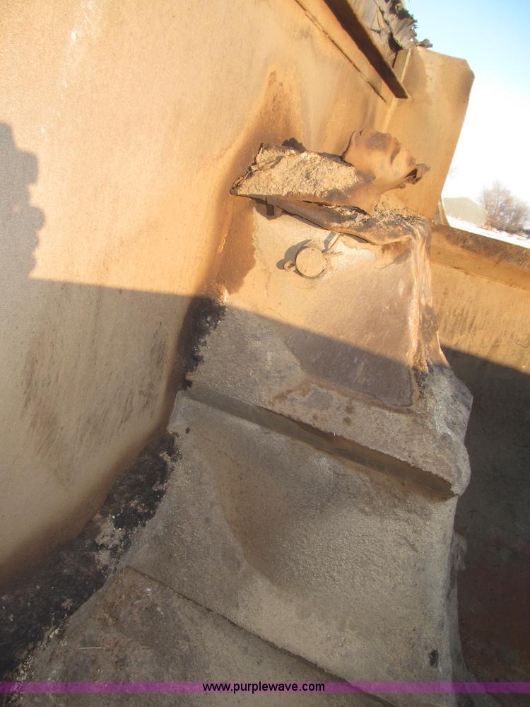 image for item B5324 2001 Sterling LT9501 tri axle dump truck