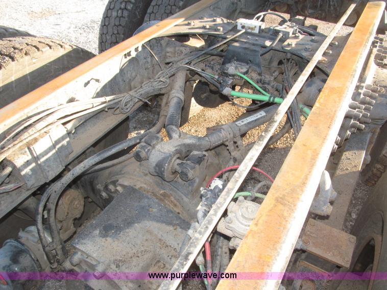 image for item B5324 2001 Sterling LT9501 tri axle dump truck