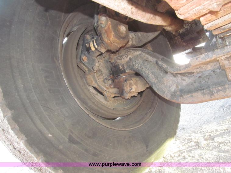 image for item B5324 2001 Sterling LT9501 tri axle dump truck