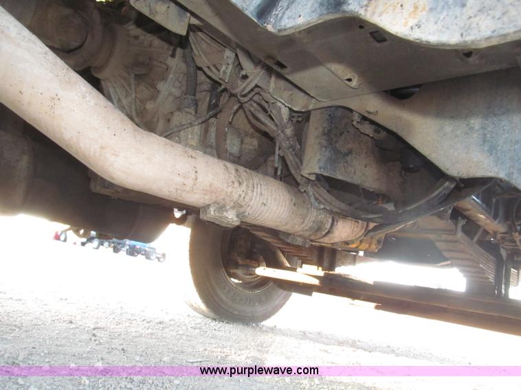 image for item B5324 2001 Sterling LT9501 tri axle dump truck