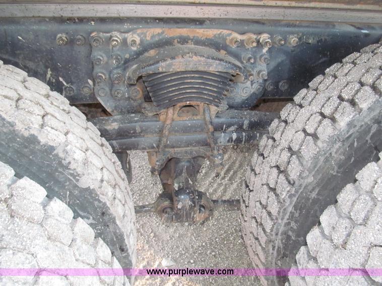 image for item B5324 2001 Sterling LT9501 tri axle dump truck