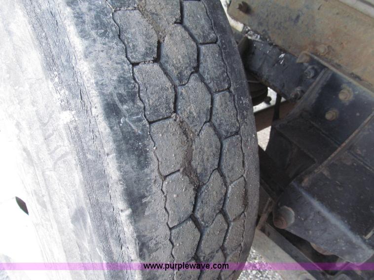 image for item B5324 2001 Sterling LT9501 tri axle dump truck