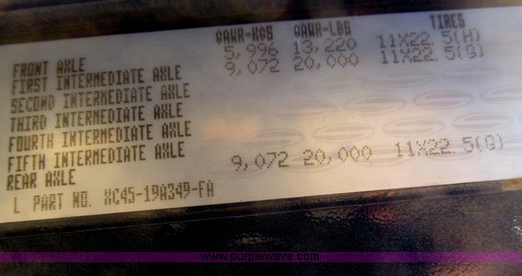 image for item B5324 2001 Sterling LT9501 tri axle dump truck