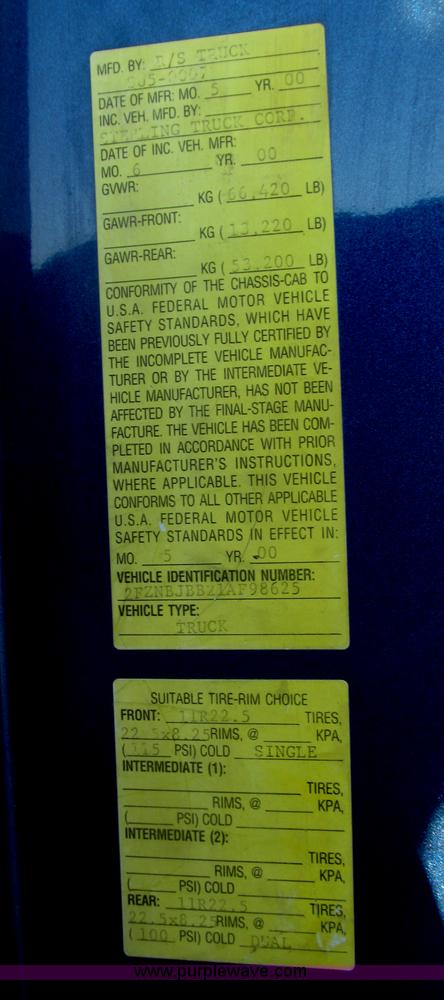 image for item B5324 2001 Sterling LT9501 tri axle dump truck