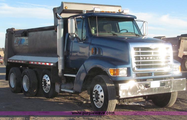 image for item B5325 2001 Sterling LT9501 tri axle dump truck
