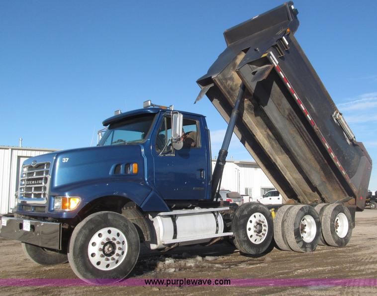 image for item B5325 2001 Sterling LT9501 tri axle dump truck