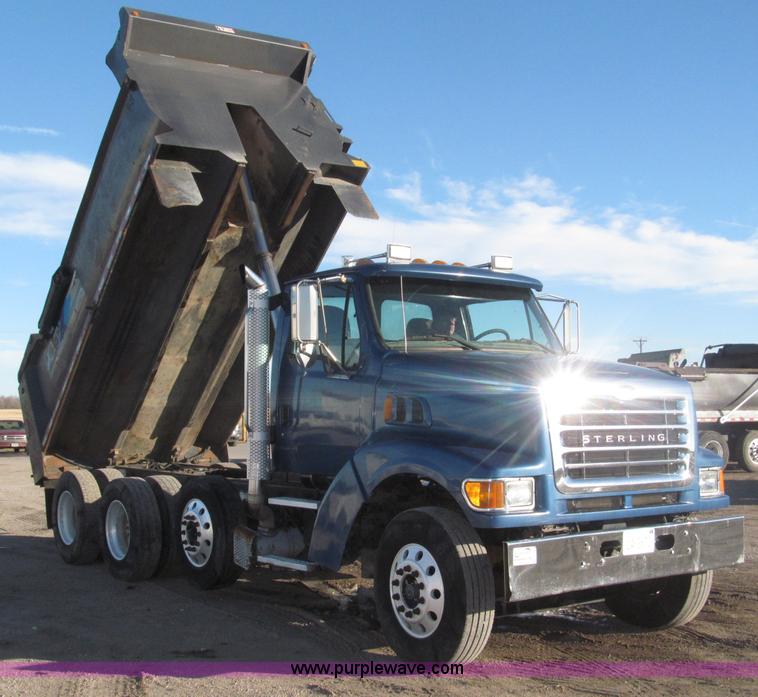 image for item B5325 2001 Sterling LT9501 tri axle dump truck