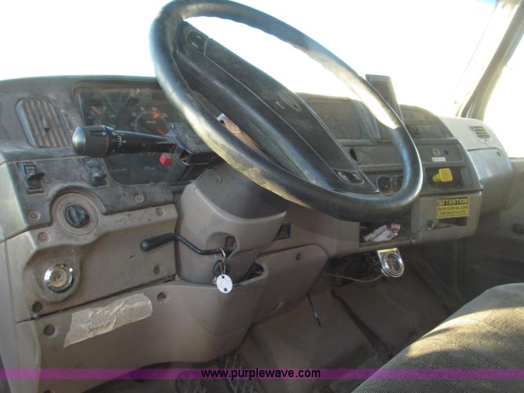 image for item B5325 2001 Sterling LT9501 tri axle dump truck