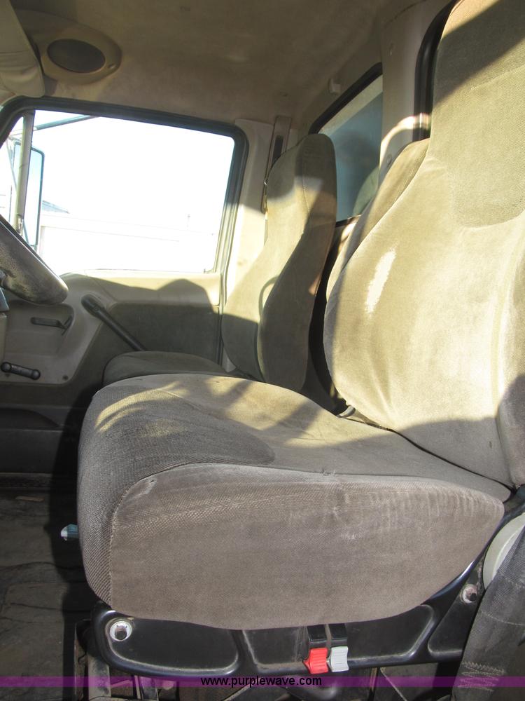 image for item B5325 2001 Sterling LT9501 tri axle dump truck