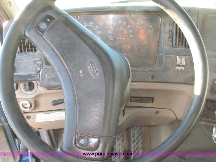 image for item B5325 2001 Sterling LT9501 tri axle dump truck