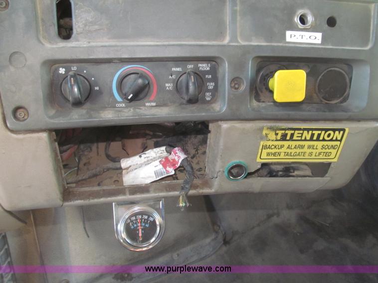 image for item B5325 2001 Sterling LT9501 tri axle dump truck