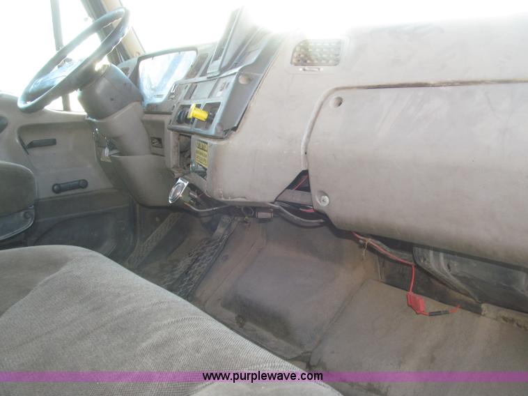 image for item B5325 2001 Sterling LT9501 tri axle dump truck