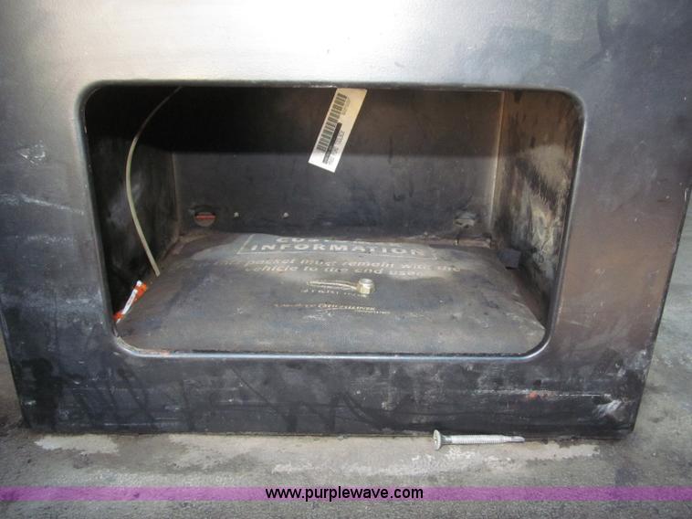 image for item B5325 2001 Sterling LT9501 tri axle dump truck