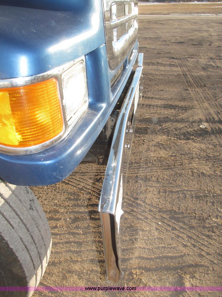 image for item B5325 2001 Sterling LT9501 tri axle dump truck