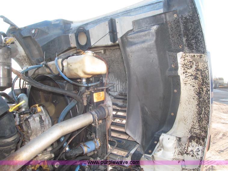 image for item B5325 2001 Sterling LT9501 tri axle dump truck