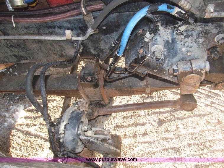 image for item B5325 2001 Sterling LT9501 tri axle dump truck