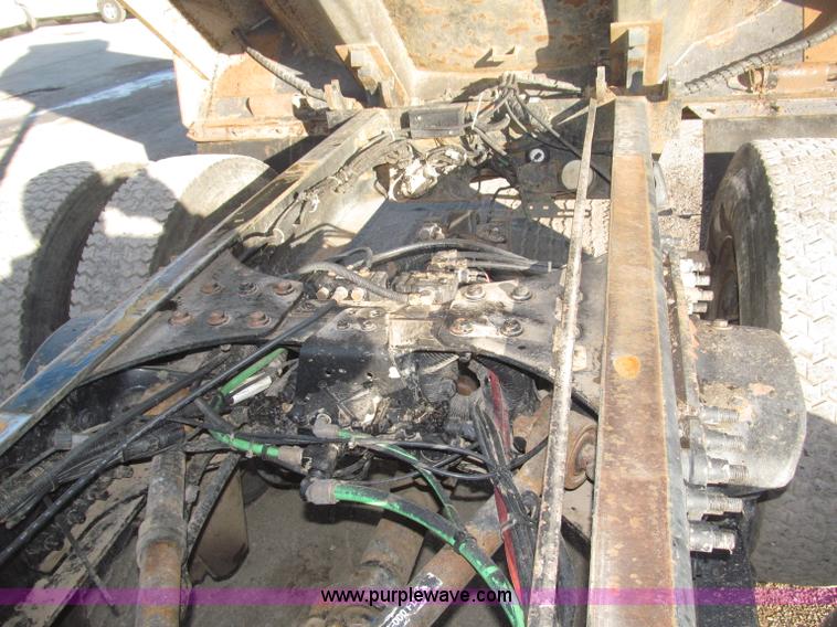 image for item B5325 2001 Sterling LT9501 tri axle dump truck