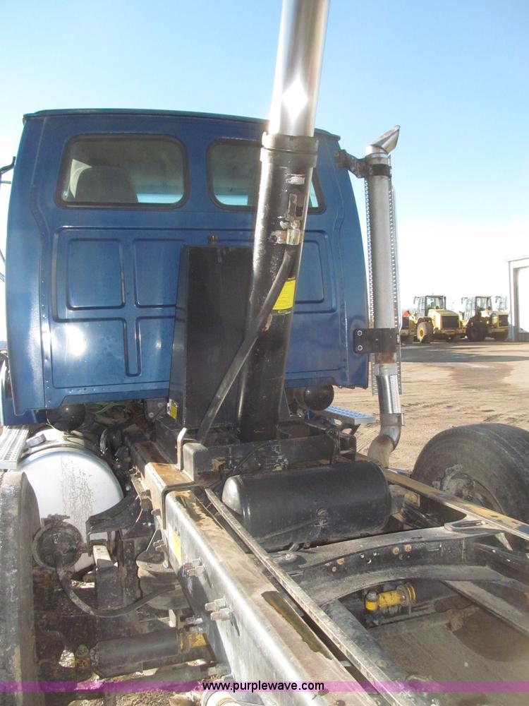 image for item B5325 2001 Sterling LT9501 tri axle dump truck