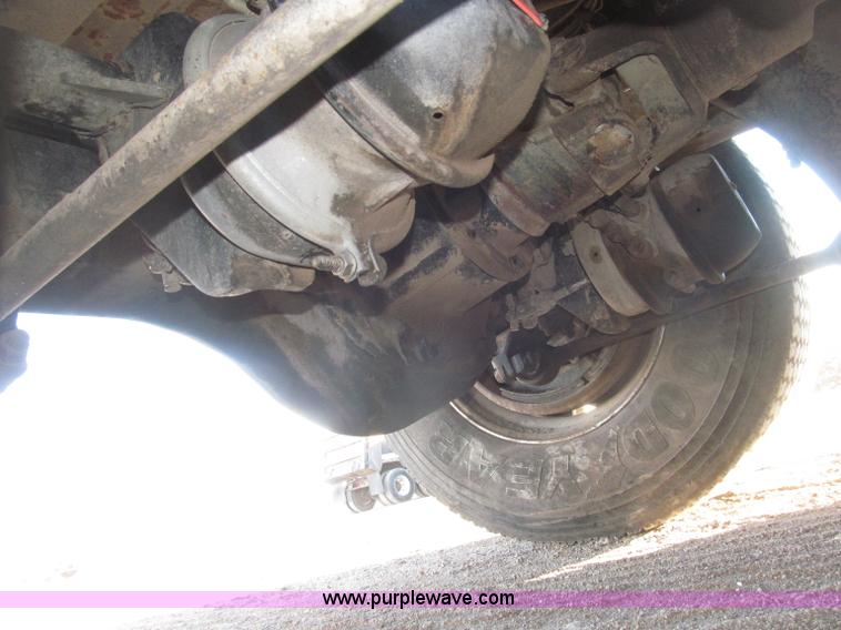 image for item B5325 2001 Sterling LT9501 tri axle dump truck