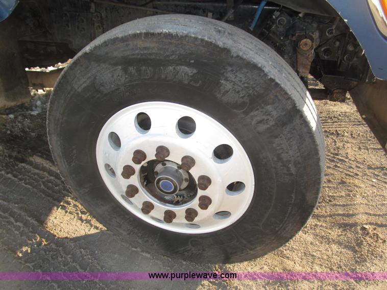 image for item B5325 2001 Sterling LT9501 tri axle dump truck