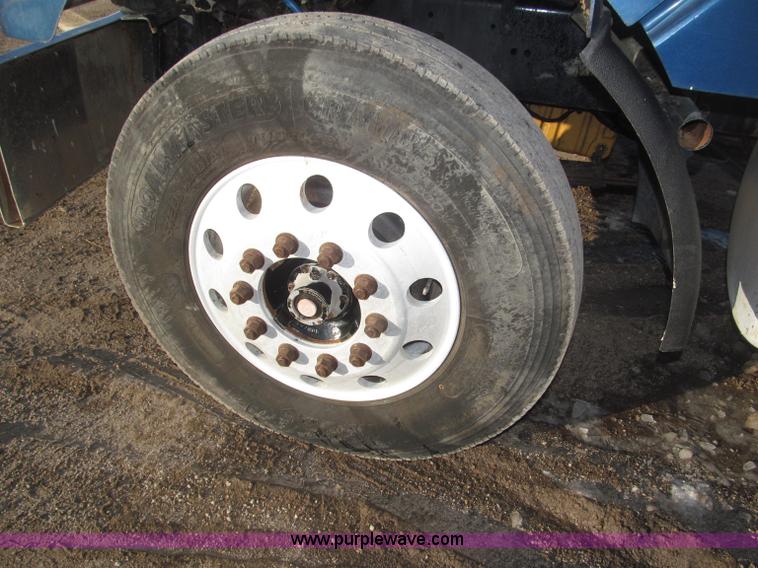 image for item B5325 2001 Sterling LT9501 tri axle dump truck