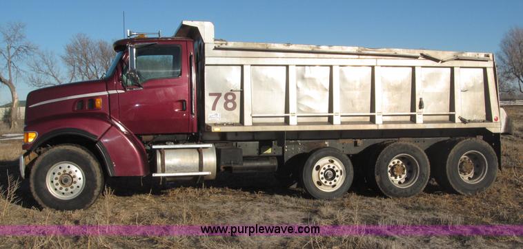 image for item B5332 1998 Ford LT9511 tri axle dump truck