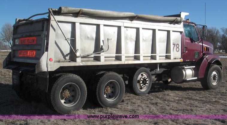 image for item B5332 1998 Ford LT9511 tri axle dump truck