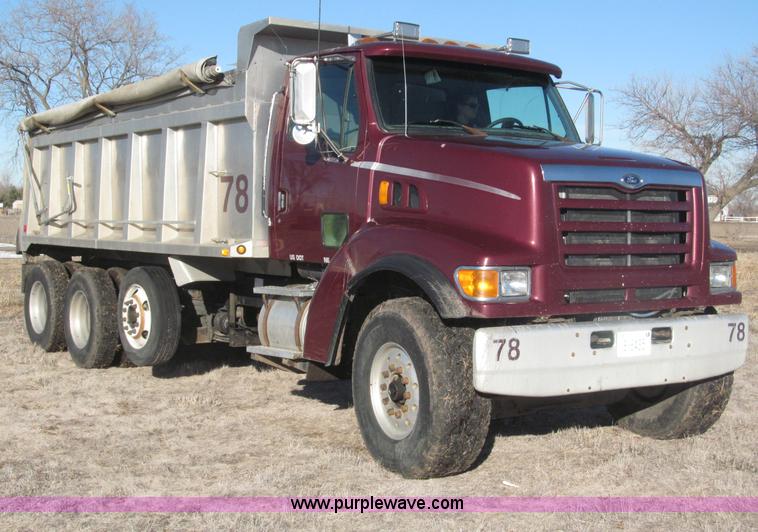 image for item B5332 1998 Ford LT9511 tri axle dump truck
