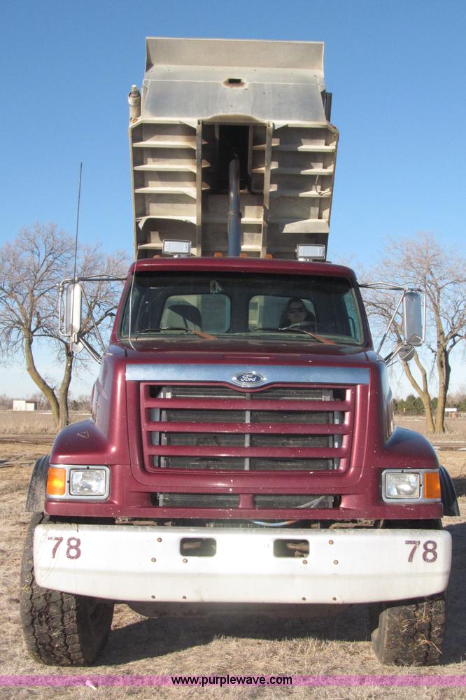 image for item B5332 1998 Ford LT9511 tri axle dump truck