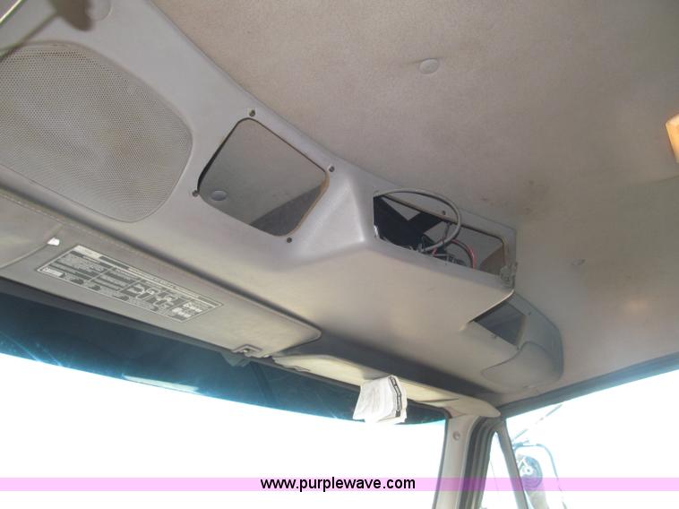 image for item B5332 1998 Ford LT9511 tri axle dump truck