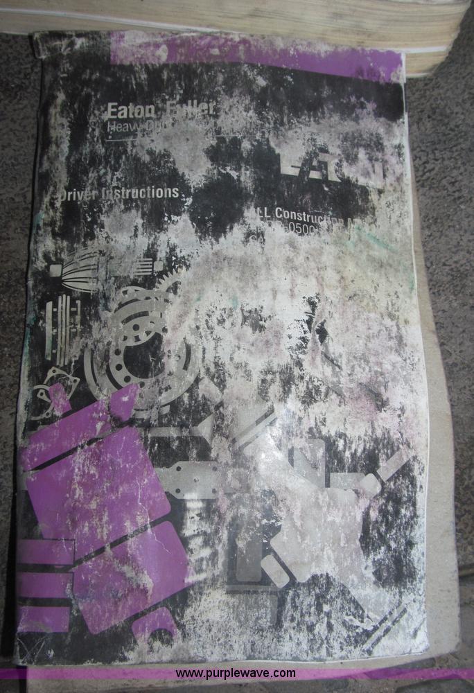 image for item B5332 1998 Ford LT9511 tri axle dump truck