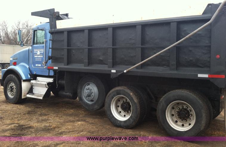 image for item B5336 1998 Kenworth T800 tri axle dump truck