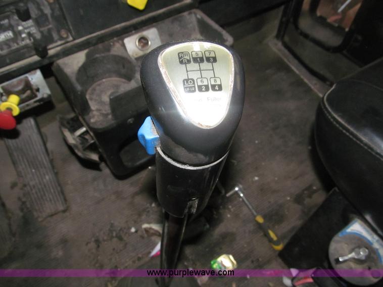 image for item B5336 1998 Kenworth T800 tri axle dump truck