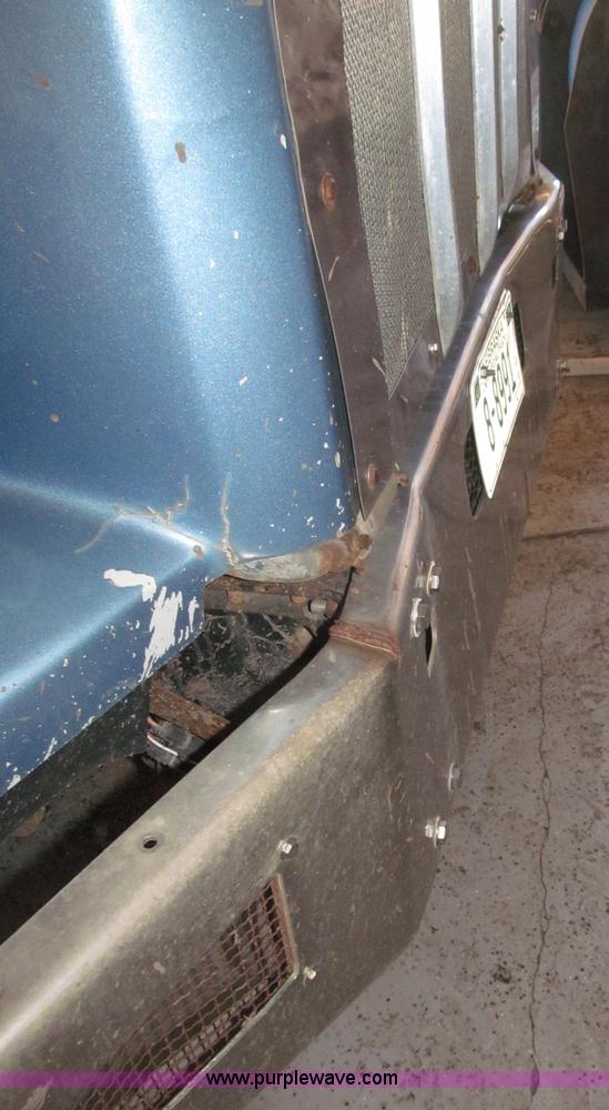 image for item B5336 1998 Kenworth T800 tri axle dump truck