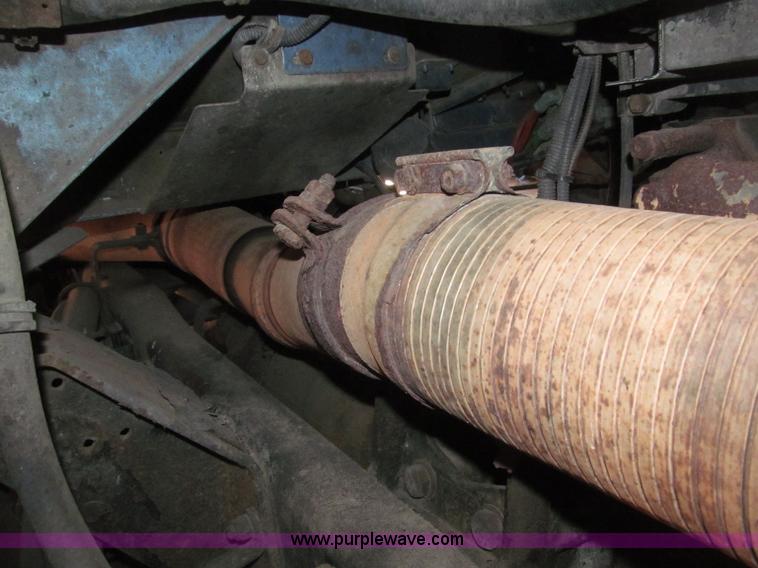 image for item B5336 1998 Kenworth T800 tri axle dump truck