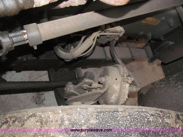 image for item B5336 1998 Kenworth T800 tri axle dump truck