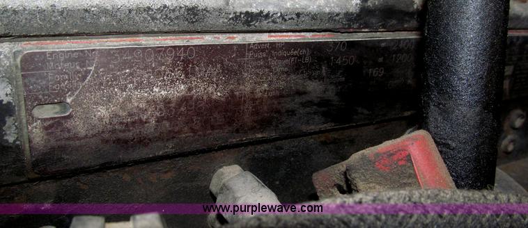 image for item B5336 1998 Kenworth T800 tri axle dump truck