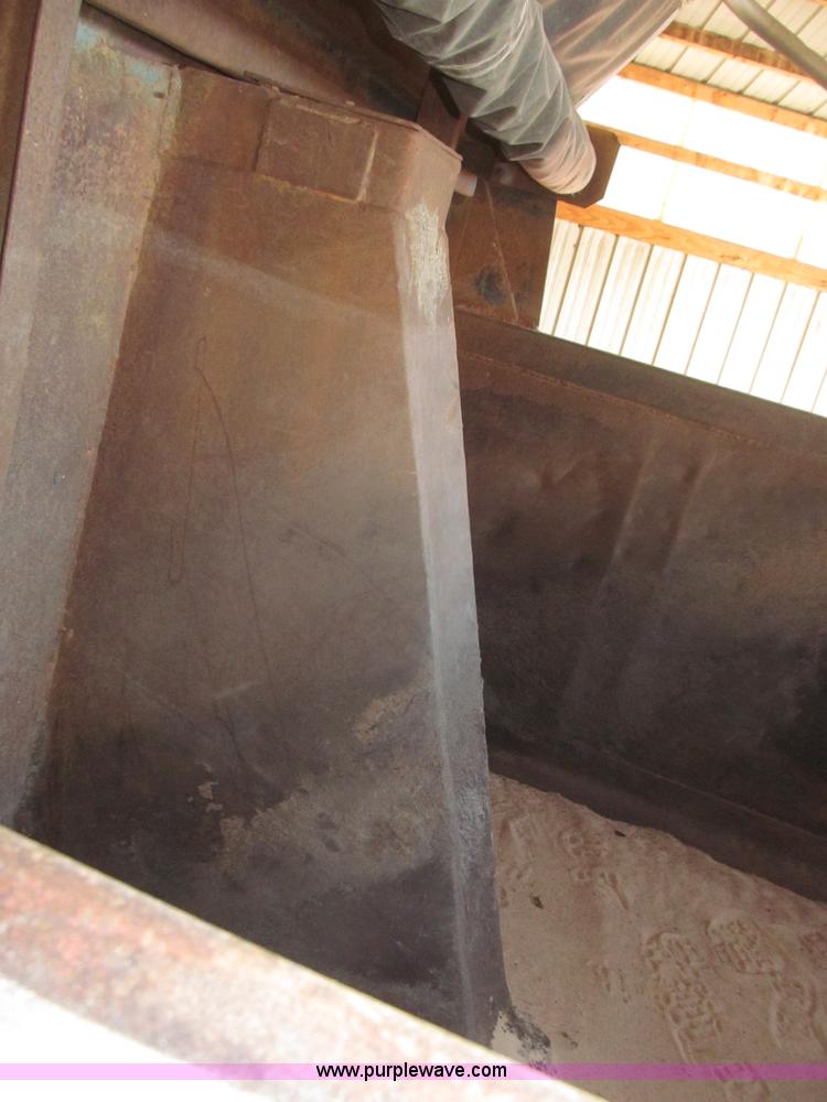 image for item B5336 1998 Kenworth T800 tri axle dump truck