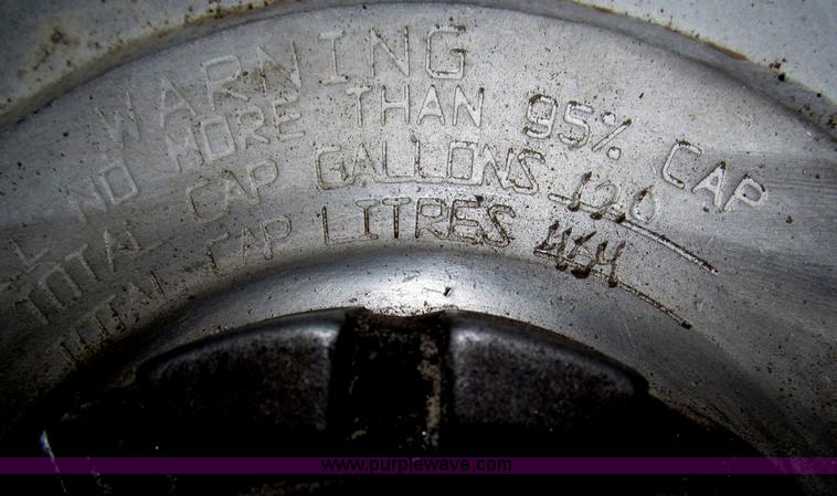 image for item B5336 1998 Kenworth T800 tri axle dump truck