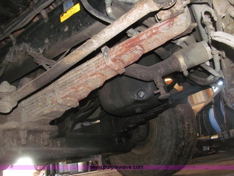 image for item B5336 1998 Kenworth T800 tri axle dump truck