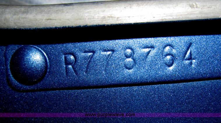 image for item B5336 1998 Kenworth T800 tri axle dump truck