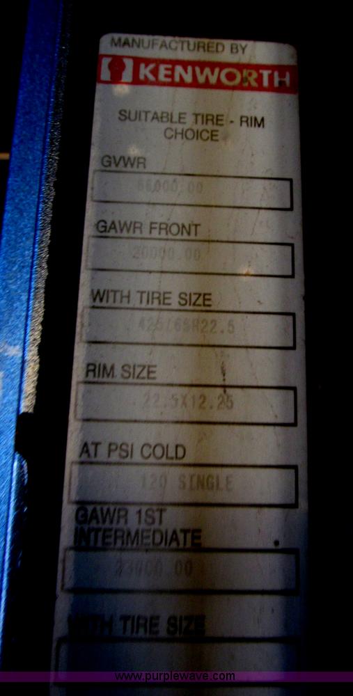 image for item B5336 1998 Kenworth T800 tri axle dump truck