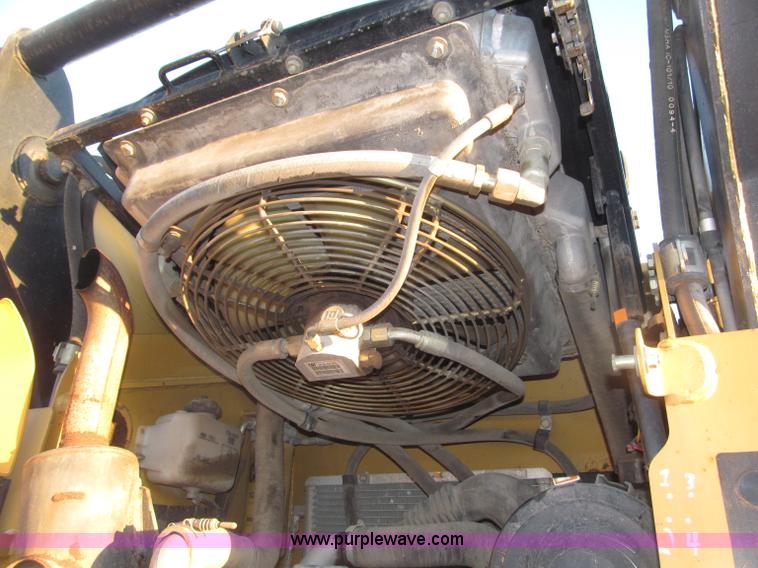 image for item B5339 2005 Caterpillar 287B track skid steer