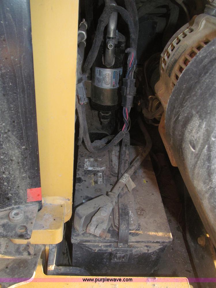 image for item B5339 2005 Caterpillar 287B track skid steer