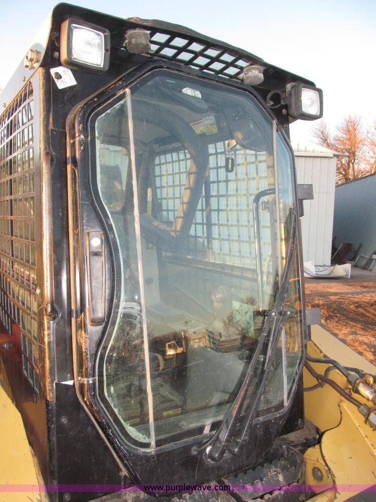 image for item B5339 2005 Caterpillar 287B track skid steer