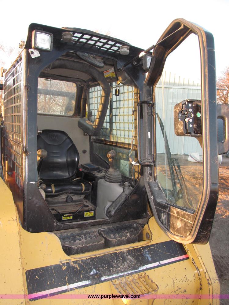 image for item B5339 2005 Caterpillar 287B track skid steer